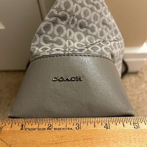 Coach purse - Picture 4 of 10